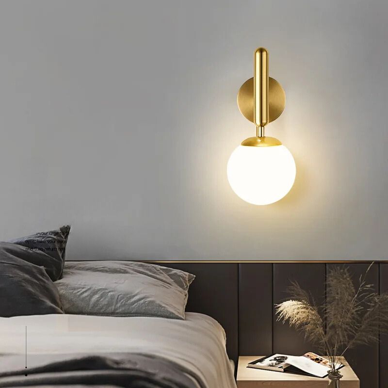 Lampe de chevet Murale Globe en Laiton Élégant