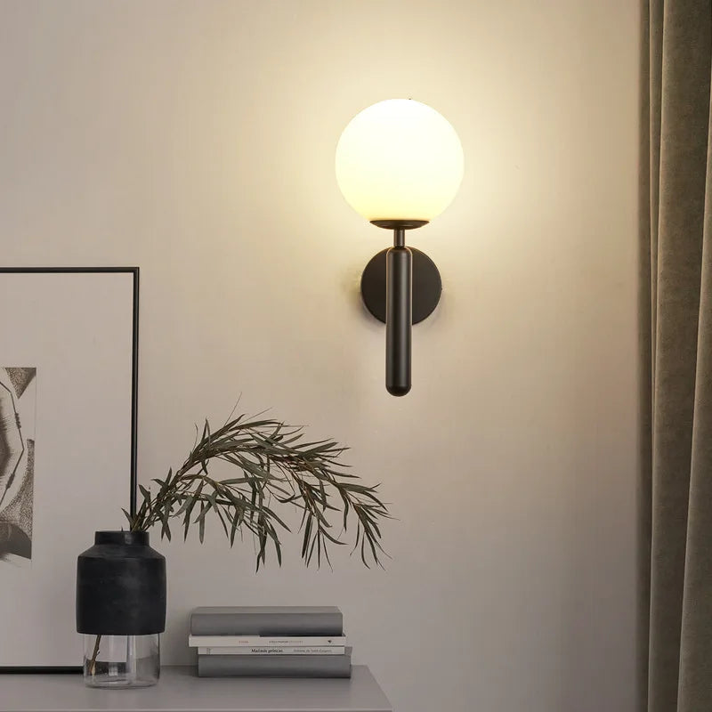 Lampe de chevet Murale Globe en Laiton Élégant