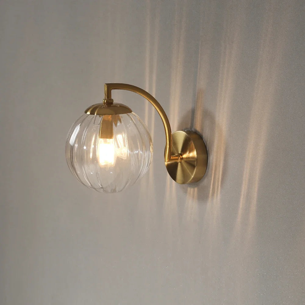 Lampe de Chevet Mural Globe en Verre et Laiton