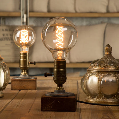 Socle en bois massif de la lampe de chevet originale vintage bois, détail texture naturelle