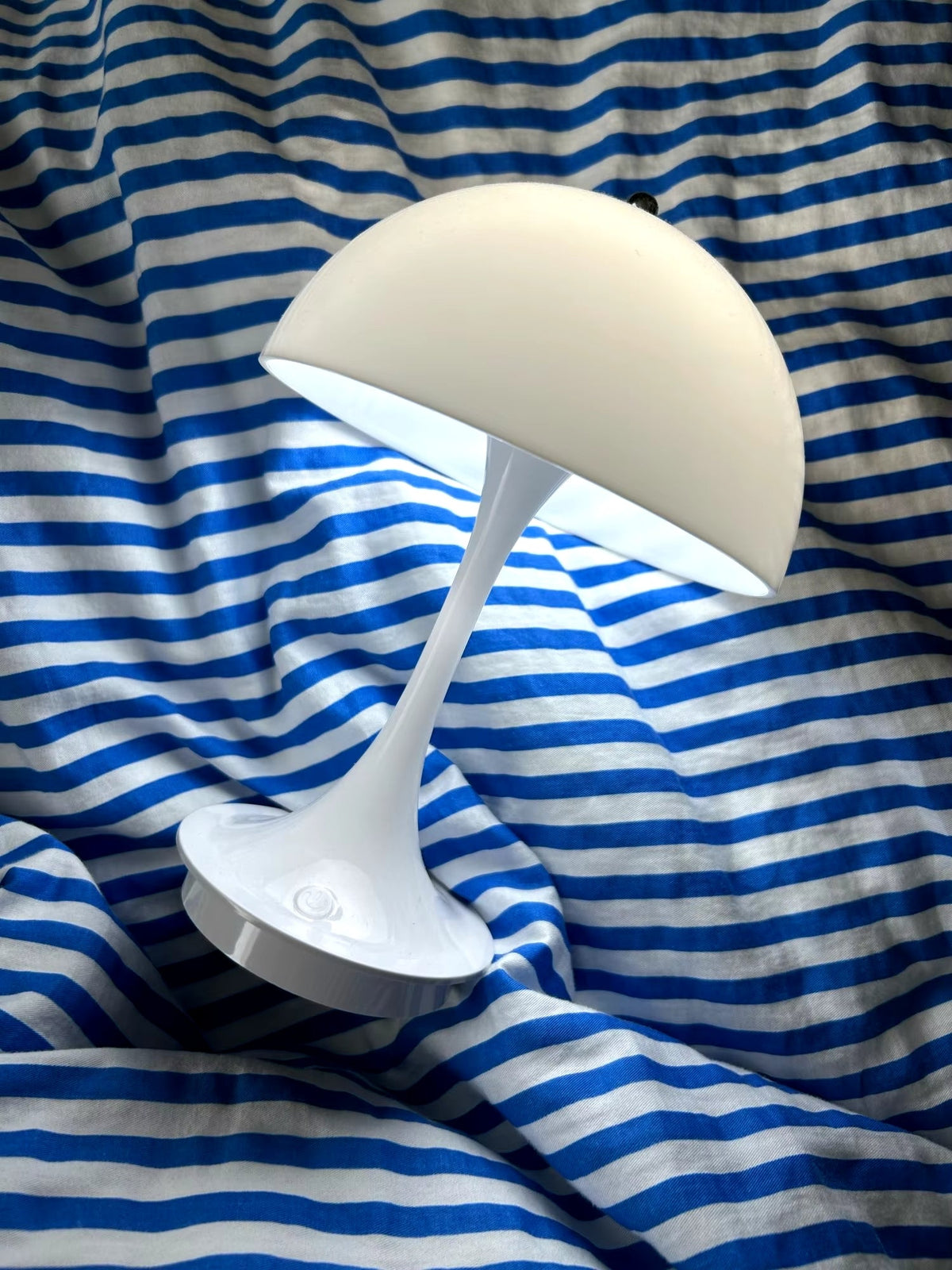 Lampe de chevet Champignon rétro LED - Éclat Nocturne