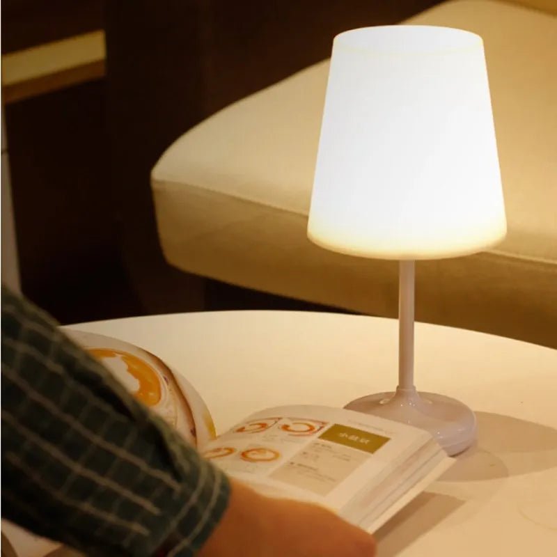 Lampe de chevet LED avec télécommande - Éclat Nocturne