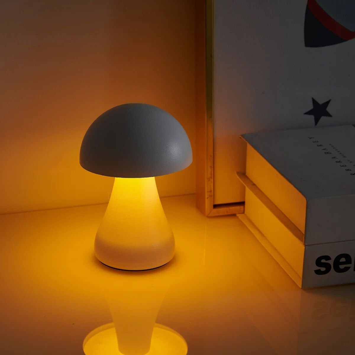 Lampe de chevet LED Champignon Magique - Éclat Nocturne