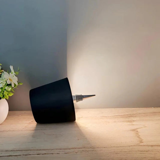Lampe de chevet LED Desing Pyramidal Polyvalente - Éclat Nocturne