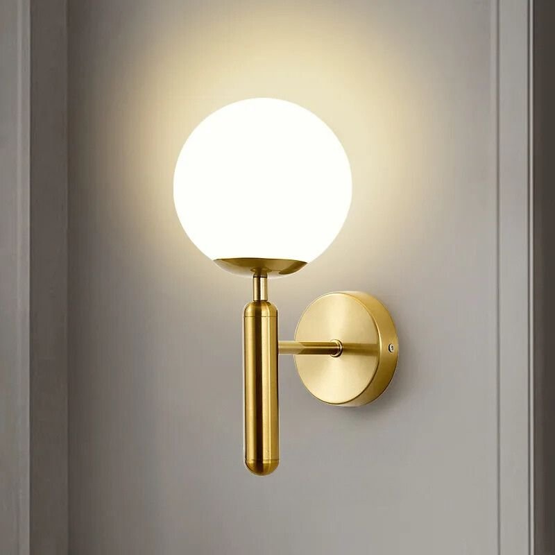 Lampe de chevet Murale Globe en Laiton Élégant - Éclat Nocturne