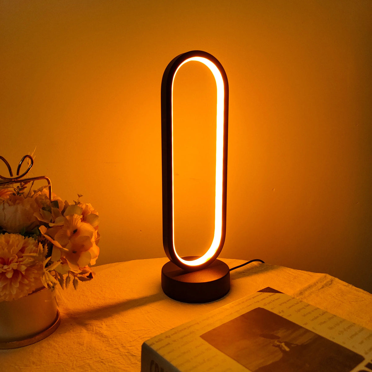 Lampe de chevet Originale Ovale Moderne - Éclat Nocturne