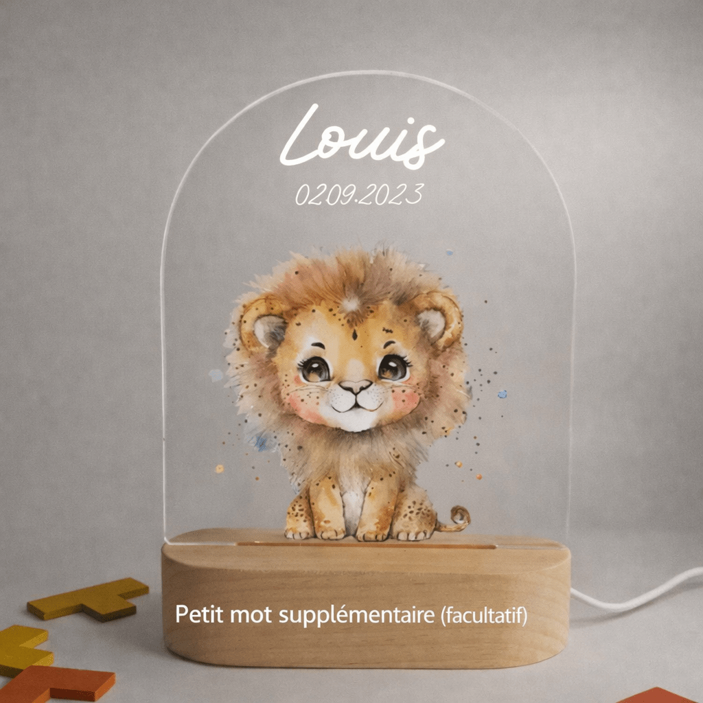 Veilleuse naissance personnalisée lionceau peinture avec prénom et date de naissance gravés, lumière chaude allumée
