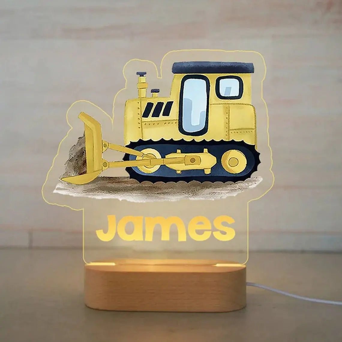 Veilleuse enfant personnalisée camion jaune avec prénom gravé sur acrylique cristal et socle bois naturel